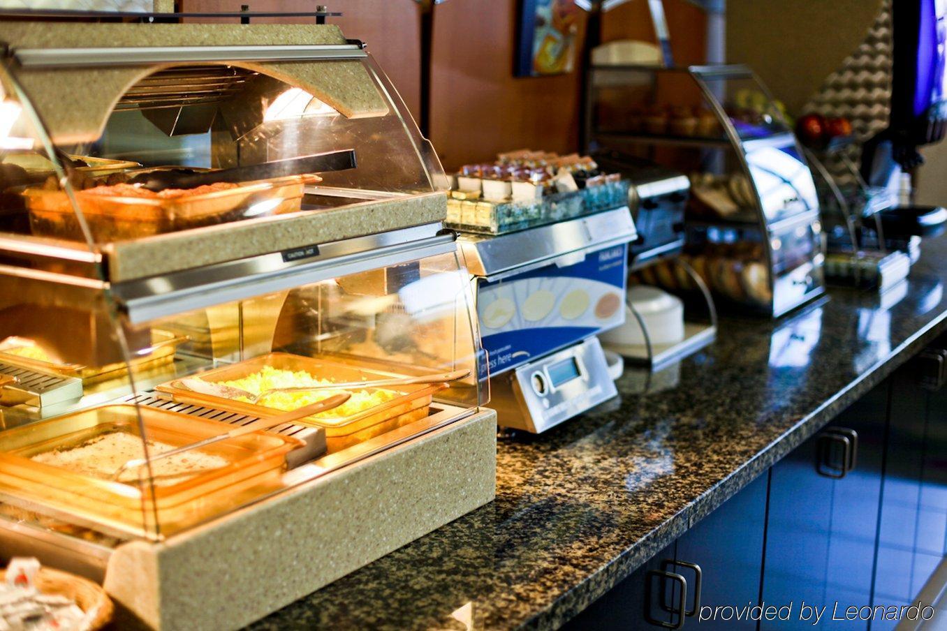 Hampton Inn & Suites Cathedral City Restoran gambar