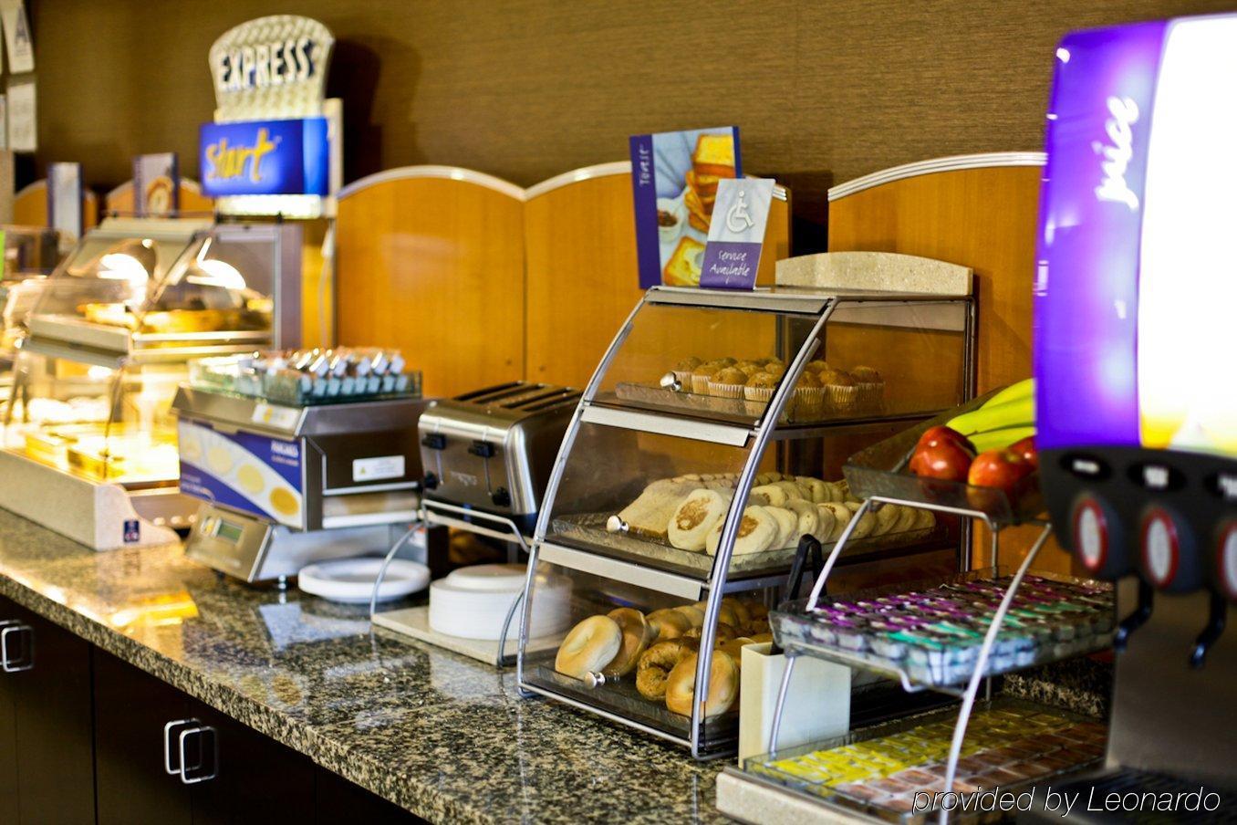 Hampton Inn & Suites Cathedral City Restoran gambar
